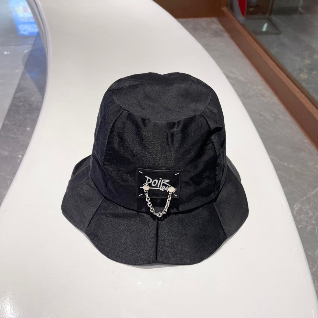 Christian Dior Caps